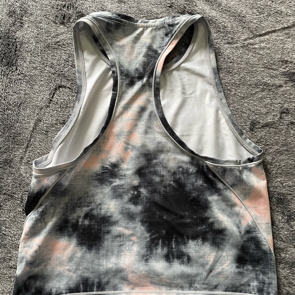 Athleta multi print crop top - Picture 4 of 4